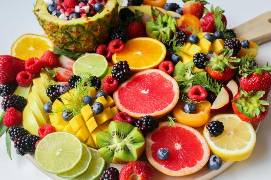 sliced fruits on tray